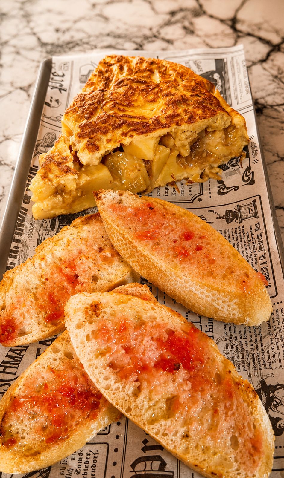 Tortilla con pan tumaca